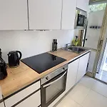 Superbe 3 Pieces Rdj A 2 Pas Des Plages 295l Daire Cannes