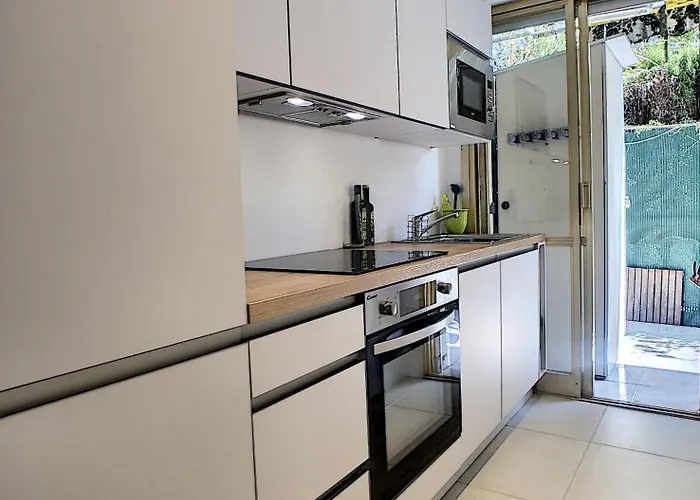 Superbe 3 Pieces Rdj A 2 Pas Des Plages 295l Appartement