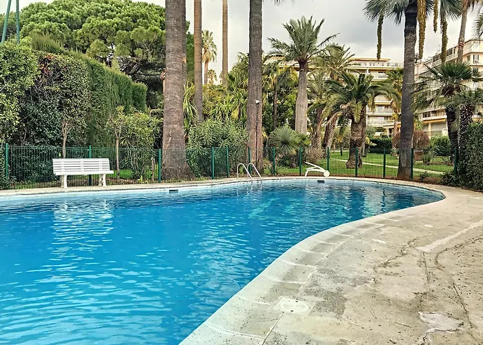 Superbe 3 Pieces Rdj A 2 Pas Des Plages 295l Appartement Cannes