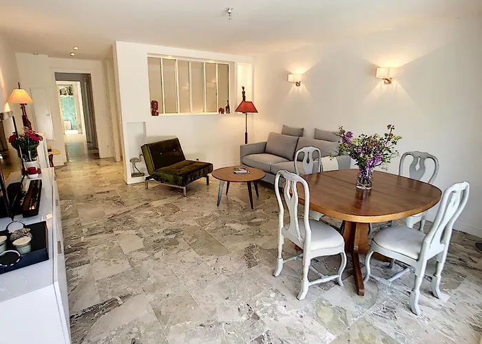 Superbe 3 Pieces Rdj A 2 Pas Des Plages 295l Appartement